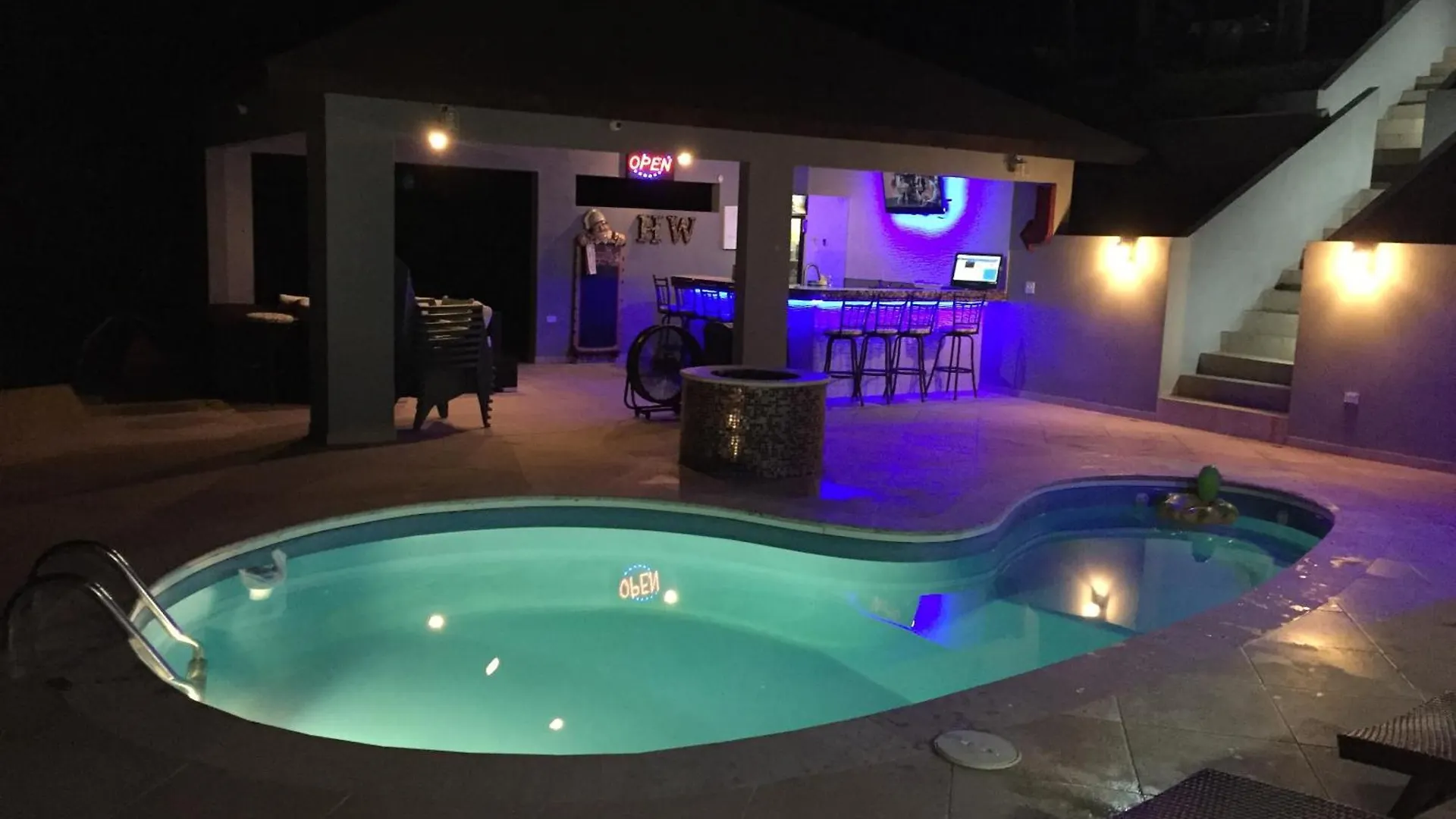 Cidra Hw Pool Studio